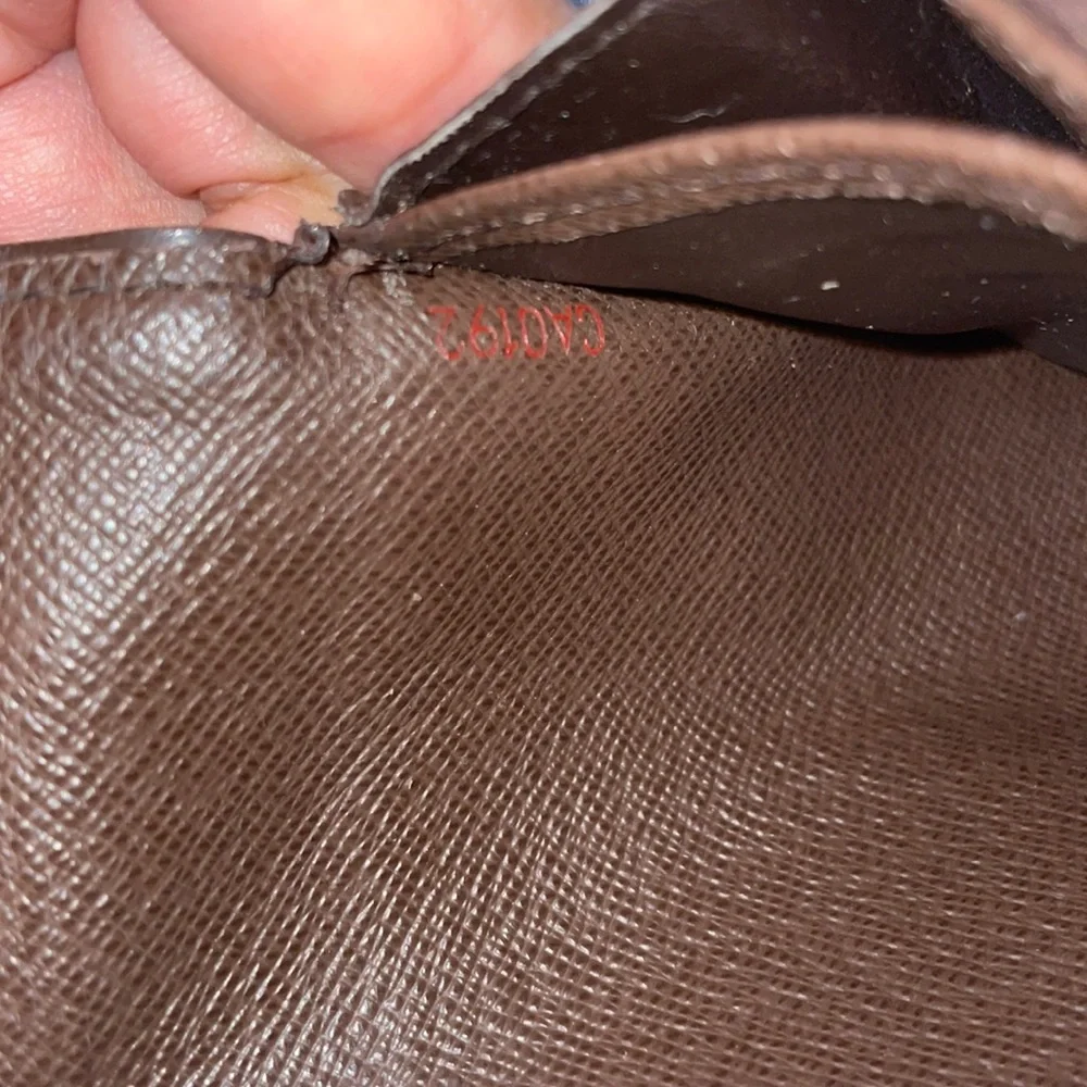 Louis Vuitton wallet/sling - Picture 9 of 11